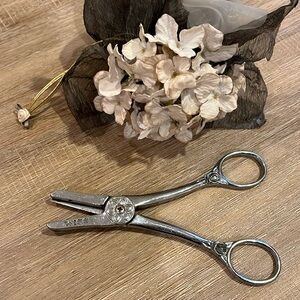 Vintage WISS Flower Shears